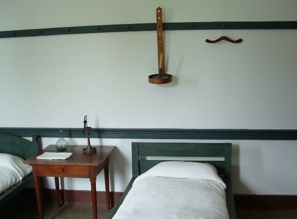 photo of bedroom in Shaker community